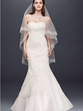 Strapless Lace Mermaid Wedding Gown in Ivory